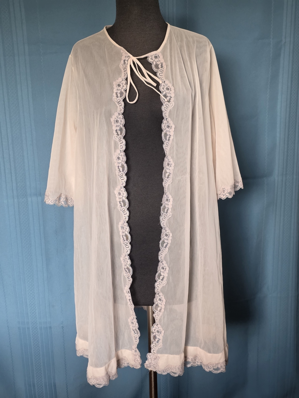 VTG 60s Heiress Pink Cream Sheer Nylon Peignoir Robe Medium Lace Trim ILGWU